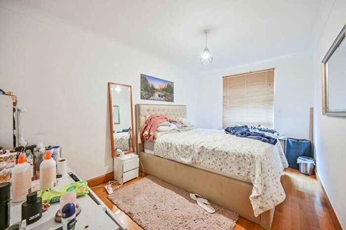 1 Bedroom Flat For Sale In Pert Close, Muswell Hill, London, N10