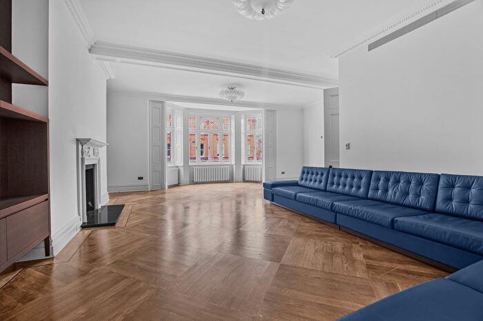 3 Bedroom Flat To Rent In Hans Place, Knightsbridge, SW1X