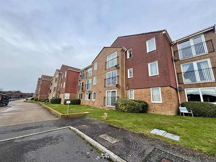 1 Bedroom Flat For Sale In St Crispians Court, Claremont Road, Seaford, BN25