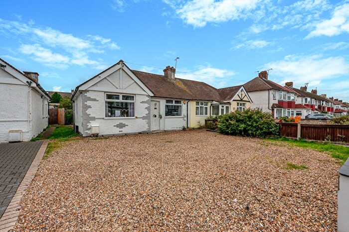 4 Bedroom Semi-detached Bungalow To Rent In Burnham Road, Dartford, DA1