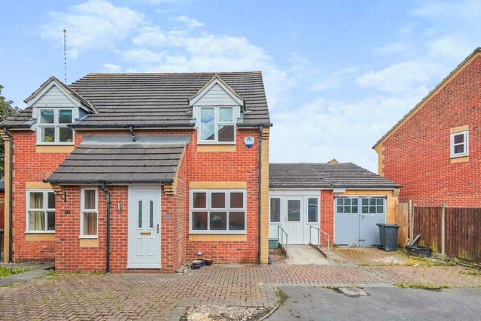 3 Bedroom Semi-Detached House To Rent In Ladyfields Way, Newhall, Swadlincote, Derbyshire, DE11