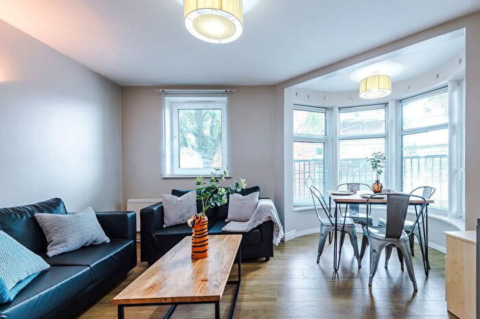 3 Bedroom Property To Rent In Flat, Newton House, Manchester, M14