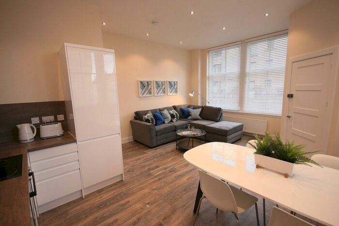 2 Bedroom Flat To Rent In Slateford Road, Slateford, Edinburgh, EH11