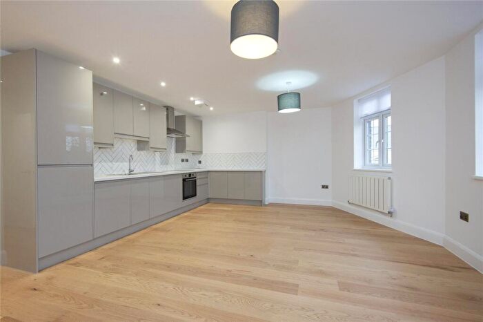 3 Bedroom Flat To Rent In Barking Road, West Ham, E13