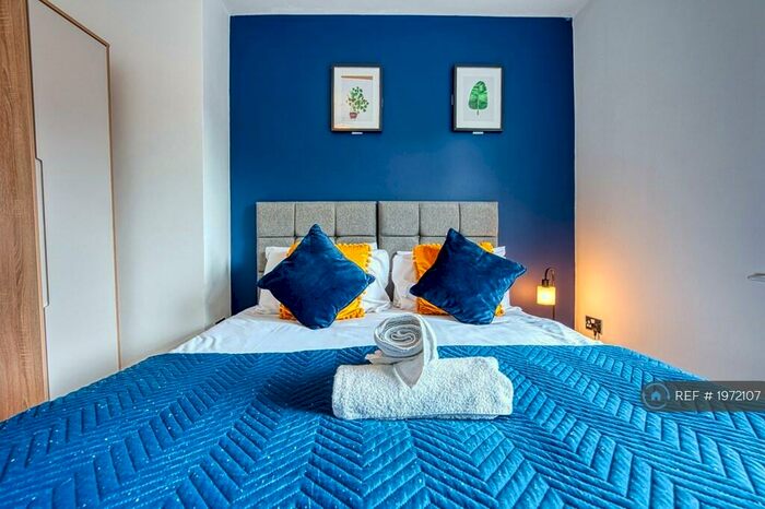 4 Bedroom Semi-Detached House To Rent In Upper Bloomfield Road, Bath, BA2