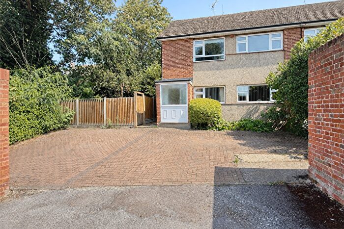 2 Bedroom Maisonette For Sale In Burghstead Court, Billericay, CM12