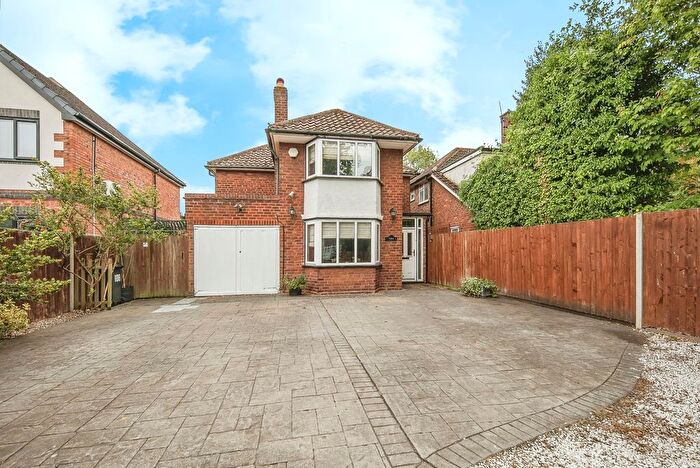 3 Bedroom Detached House For Sale In Coleshill Road, Marston Green, Birmingham, West Midlands, B37