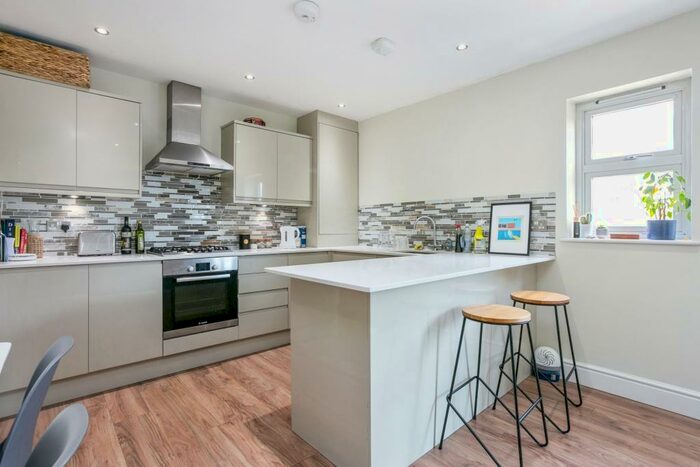 1 Bedroom Flat To Rent In Stainforth Road, Walthamstow, E17