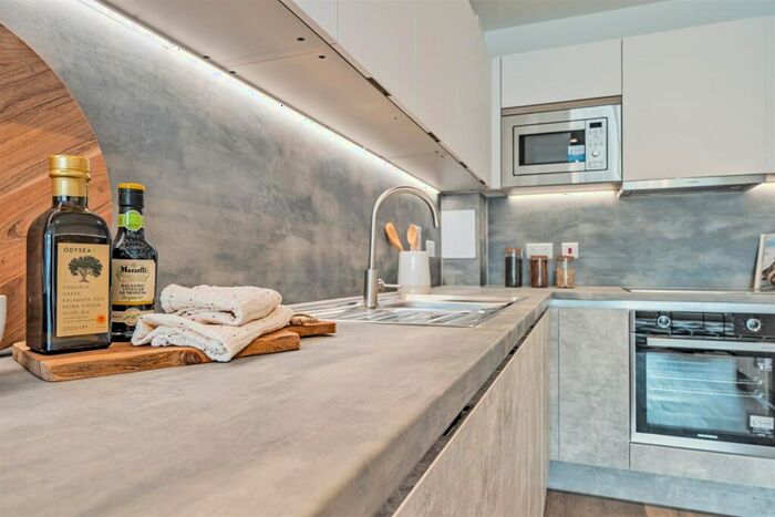 2 Bedroom Apartment To Rent In Bed, Ground Floor Organdie At Quail Court In Elements, EN3