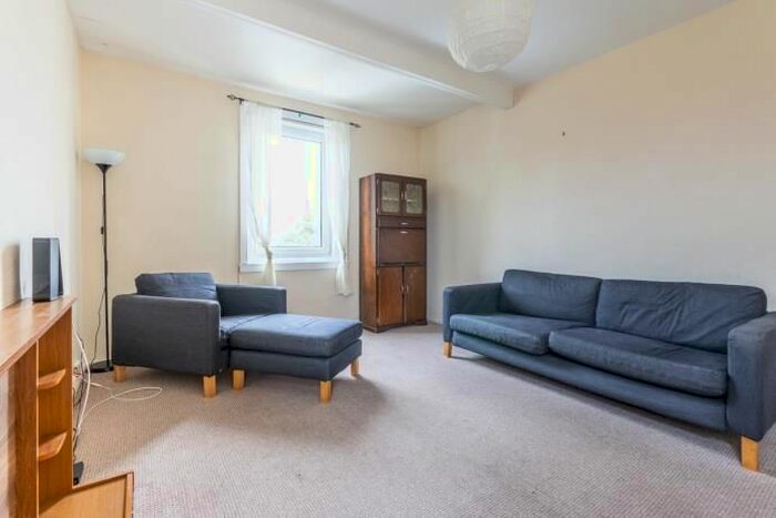 2 Bedroom Flat To Rent In Whitson Terrace, Edinburgh, EH11