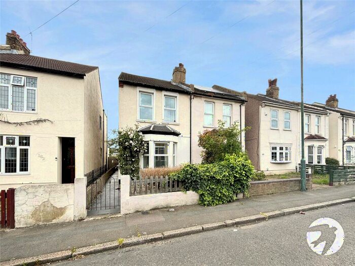 3 Bedroom Semi-Detached House To Rent In Brook Street, Erith, DA8