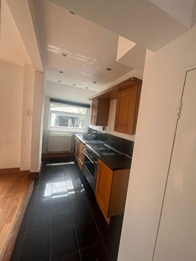 3 Bedroom Semi-Detached House To Rent In Cardiff Road, Newport, NP20
