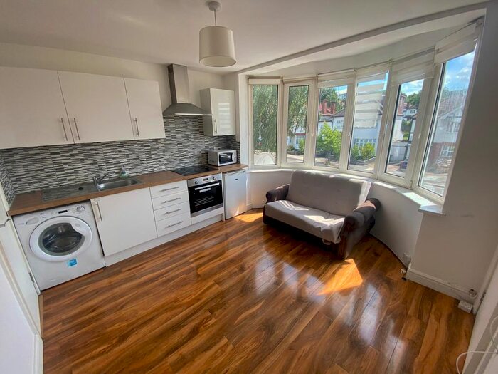 1 Bedroom Flat To Rent In Hendale Avenue, London NW4