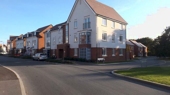 2 Bedroom Apartment To Rent In Whitlock Avenue, Wokingham, RG40