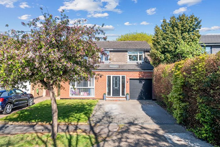 4 Bedroom Detached House For Sale In Little Hill, Chorleywood, WD3
