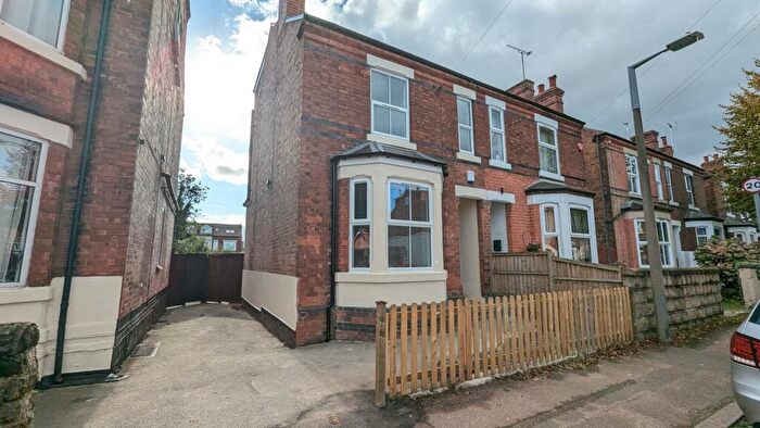 4 Bedroom Semi-Detached House To Rent In Rutland Road, Lady Bay, NG2