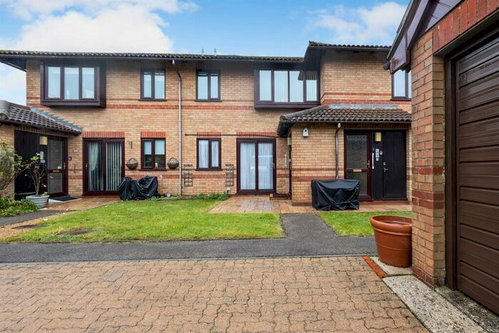 1 Bedroom Retirement Property For Sale In Kendal Gardens, Basingstoke, RG22