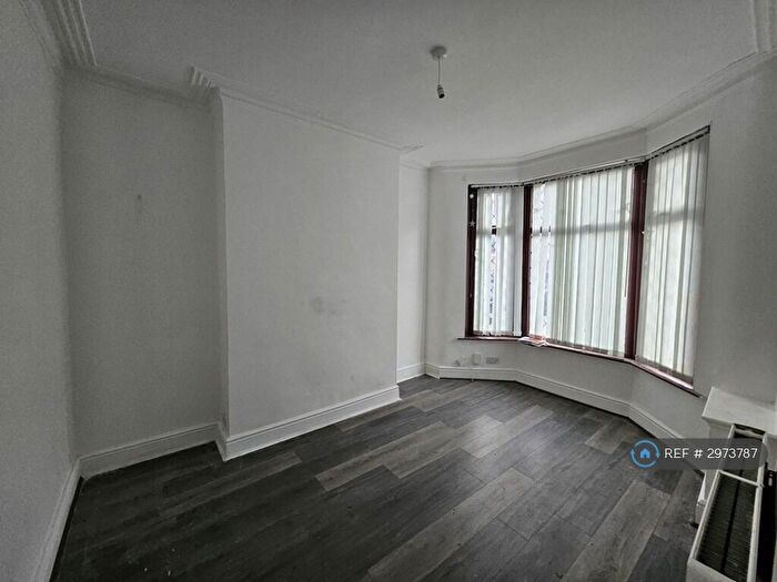 3 Bedroom Terraced House To Rent In Chinley Avenue, Manchester, M40