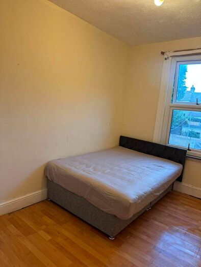 1 Bedroom Detached House To Rent In Vicarage Rd, Rochester, ME2