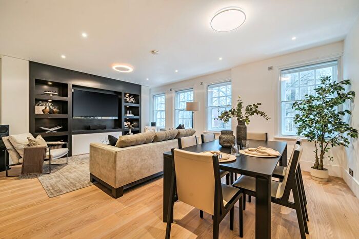 3 Bedroom Flat For Sale In Kensington Church Street, London, W8