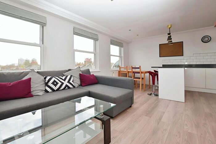 2 Bedroom Flat To Rent In Queens Road Peckham, SE15