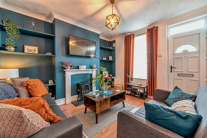 2 Bedroom Terraced House To Rent In College Close, Lincoln, LN1