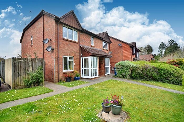 1 Bedroom Apartment To Rent In St Peters Gardens, Wrecclesham, Farnham, Surrey, GU10