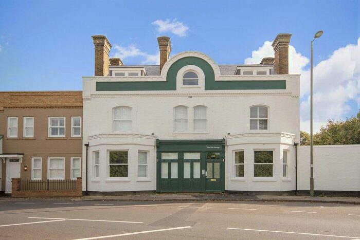 2 Bedroom Flat To Rent In Staines Road East, Sunbury-On-Thames, TW16