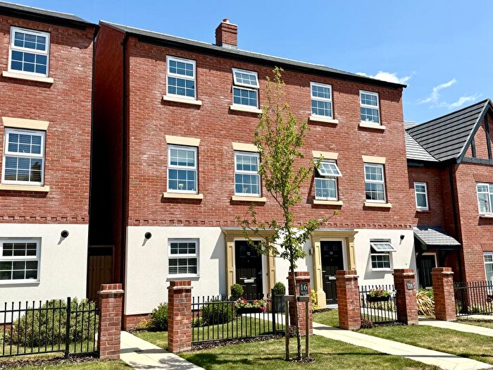 4 Bedroom Town House For Sale In Whittington Way, Stratford-upon-avon, CV37