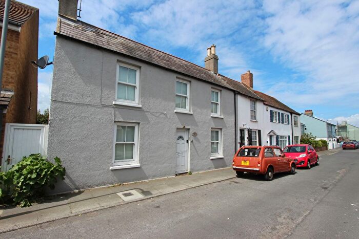 3 Bedroom End Of Terrace House For Sale In Sandown Road, Deal, CT14