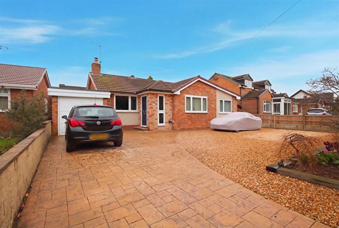 3 Bedroom Detached Bungalow For Sale In Harewood Crescent, Old Tupton, Chesterfield, S42