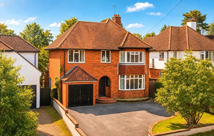 4 Bedroom Detached House To Rent In Tilford Road, Farnham, Surrey, GU9