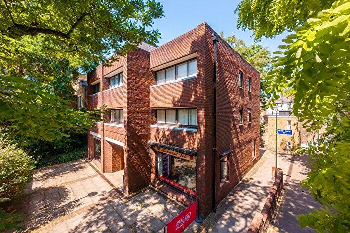 1 Bedroom Studio For Sale In Union Court, Richmond, TW9