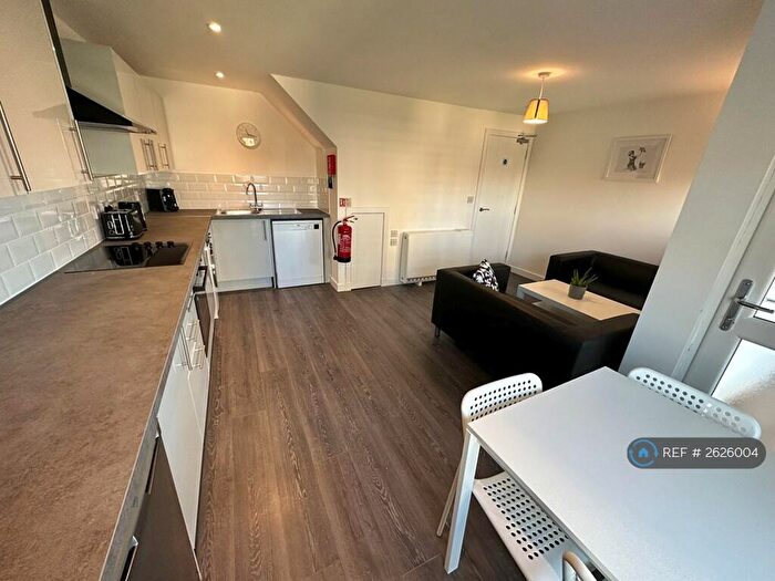 4 Bedroom Maisonette To Rent In Melvaig Place Hmo, Glasgow, G20