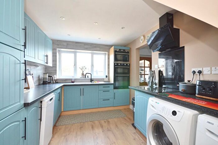 3 Bedroom End Of Terrace House For Sale In Warwick Road, Keynsham, Bristol, BS31