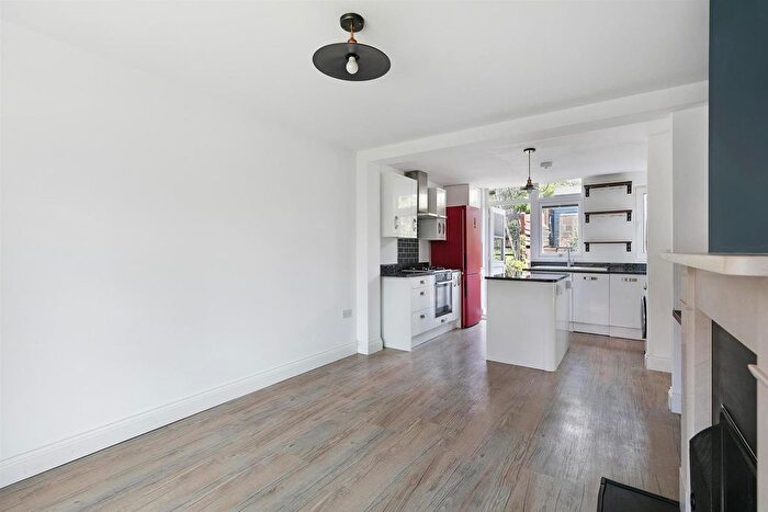 2 Bedroom Flat To Rent In Godley Road, Earlsfield, London, SW18