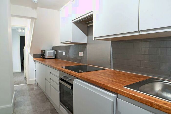 2 Bedroom Flat To Rent In Lewes Road, Brighton, BN2