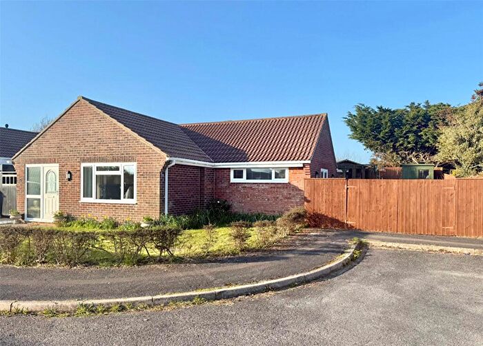 2 Bedroom Bungalow For Sale In Grebe Close, Milford On Sea, Lymington, Hampshire, SO41