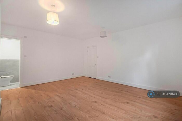 2 Bedroom Flat To Rent In Belmont Grove, London, SE13