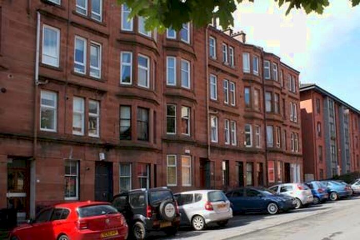 1 Bedroom Flat To Rent In Crathie Drive, Thornwood, G11