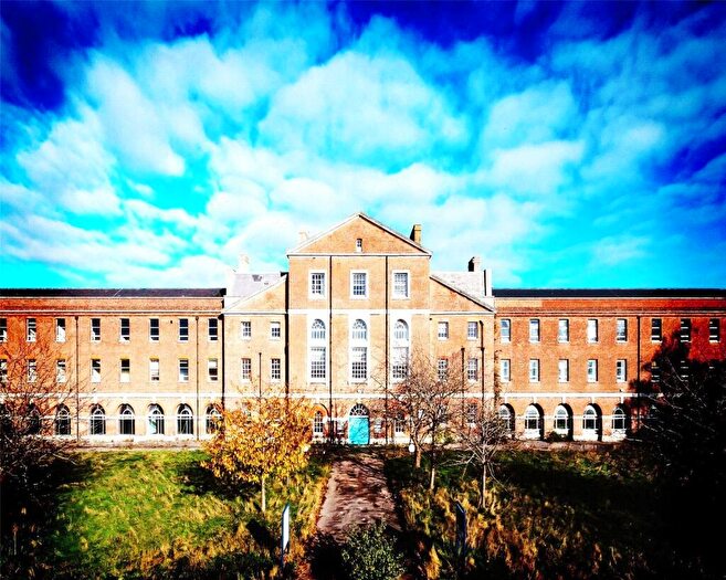 2 Bedroom Apartment For Sale In Haslar Road, Gosport, Hampshire, PO12