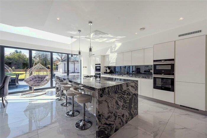 6 Bedroom Detached House To Rent In Gaviots Way, Gerrards Cross, SL9
