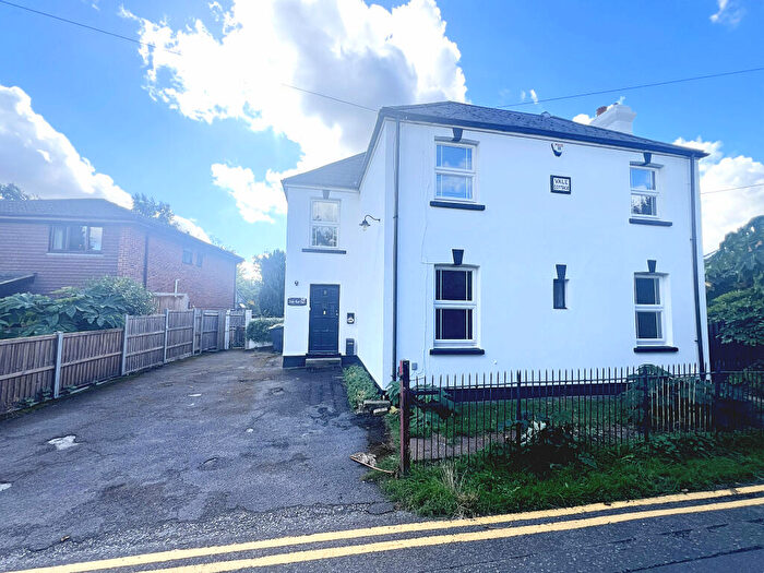 4 Bedroom Detached House To Rent In Vale Cottage, Brook Lane, ME6
