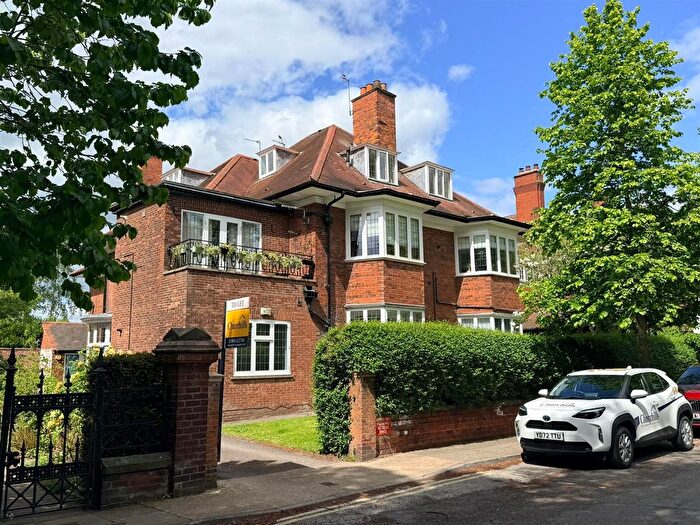 2 Bedroom Flat To Rent In The Avenue, York, YO30