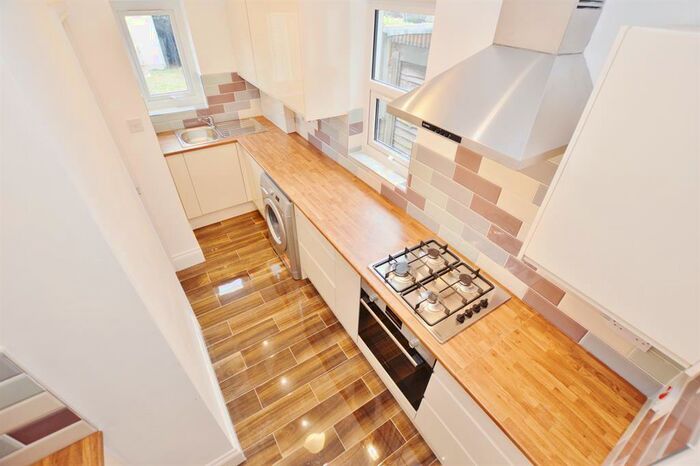 4 Bedroom Terraced House To Rent In Cromwell Road, Grays, RM17
