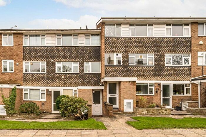 2 Bedroom Flat To Rent In The Croft, Park Hill, London, W5