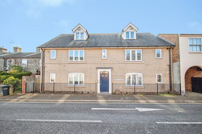 2 Bedroom Apartment For Sale In Church Walk, Sudbury, CO10