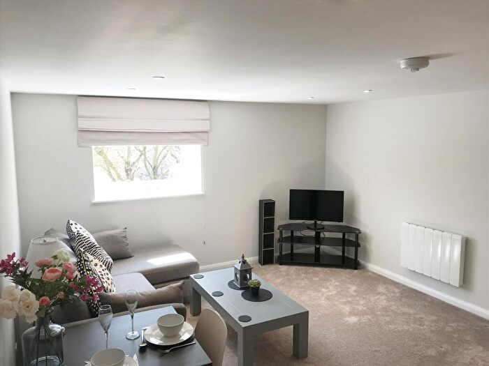 2 Bedroom Flat To Rent In Pointer Court, Lancaster, LA1