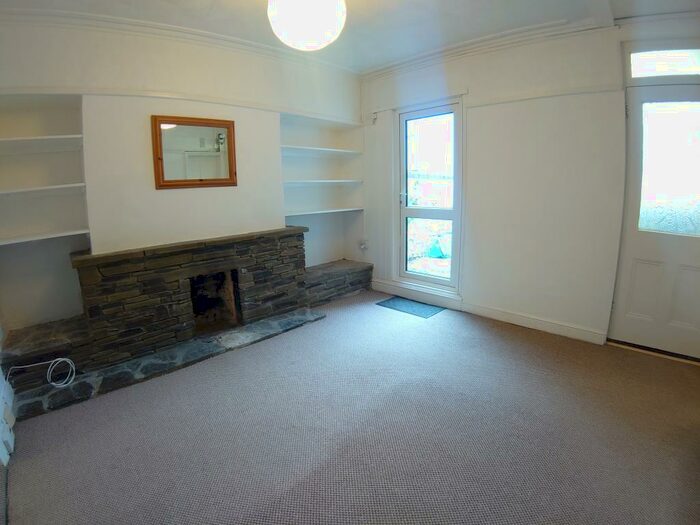 2 Bedroom Flat To Rent In Oxford Avenue, Plymouth *Available With Zero Deposit Guarantee*, PL3