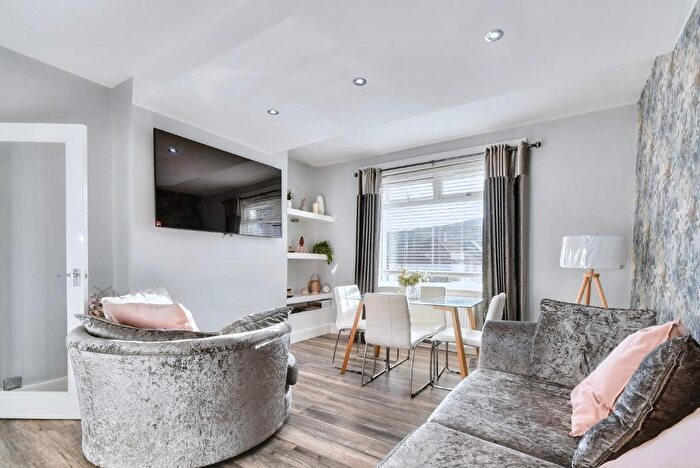 2 Bedroom Flat To Rent In Nimmo Street, Inverclyde, Greenock, PA16